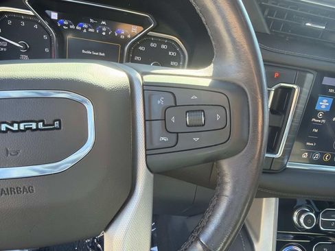 Used 2021 GMC Yukon Denali w/ Denali Premium Package image 30