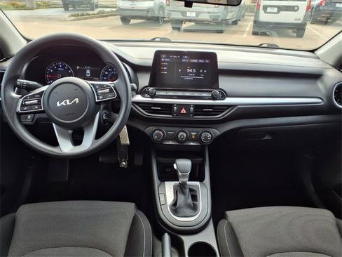 Used 2022 Kia Forte LXS image 5