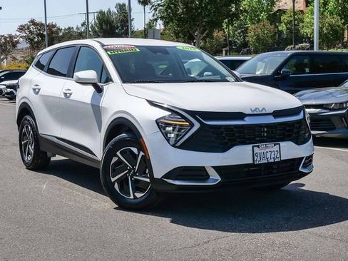 Certified 2025 Kia Sportage LX AWD/4WD image 2