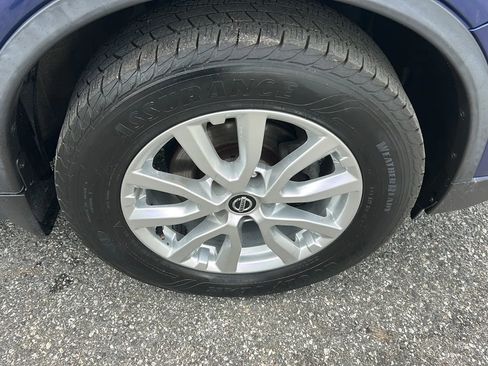 Used 2019 Nissan Rogue SV AWD/4WD image 25