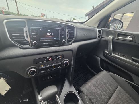 Used 2017 Kia Sportage LX AWD/4WD image 28