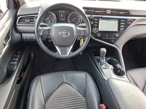 Used 2019 Toyota Camry SE image 11