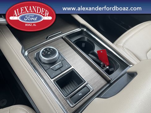 Used 2024 Ford Expedition Limited image 32