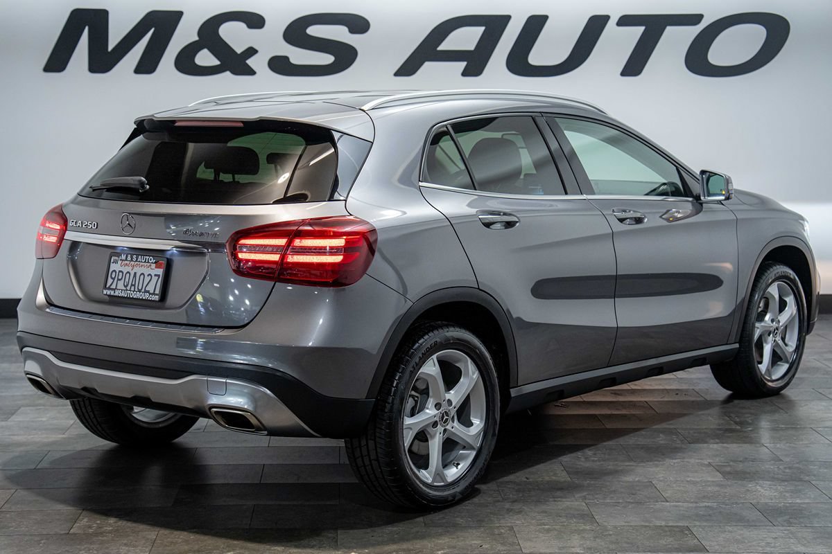 Used 2020 Mercedes-Benz GLA 250 4MATIC w/ Premium Package image 4