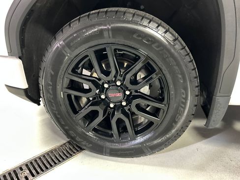 Used 2024 GMC Sierra 1500 Pro w/ Graphite Edition image 9