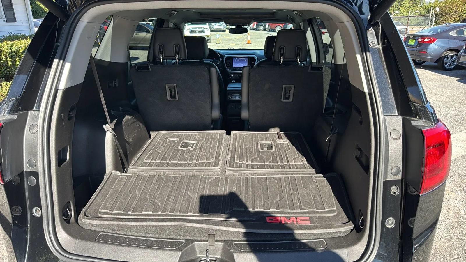 Used 2019 GMC Acadia SLT FWD image 19