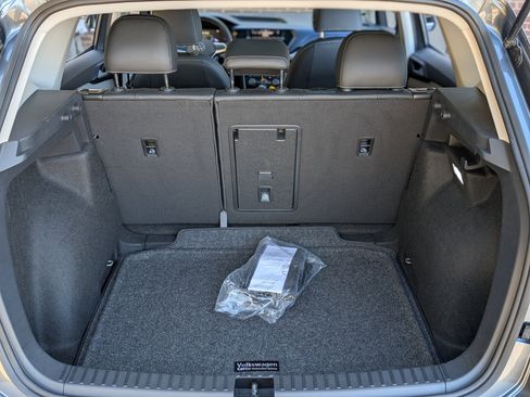 Used 2024 Volkswagen Taos SE w/ Panoramic Sunroof Package image 19