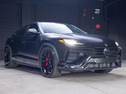 Used 2024 Lamborghini Urus Performante AWD/4WD image 11