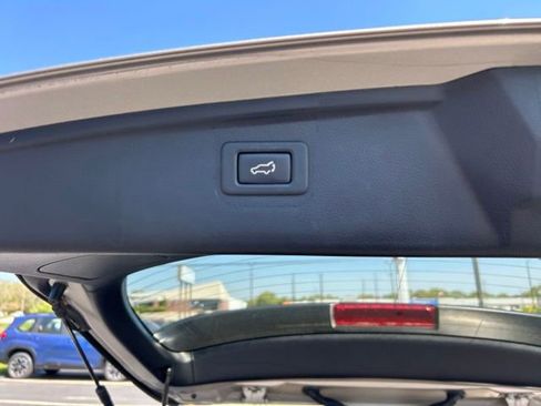 Used 2017 Subaru Outback 2.5i Limited AWD/4WD image 11