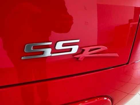 Used 2004 Chevrolet SSR w/ Preferred Equipment Group image 37