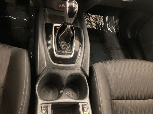 Used 2020 Nissan Rogue SV AWD/4WD image 18