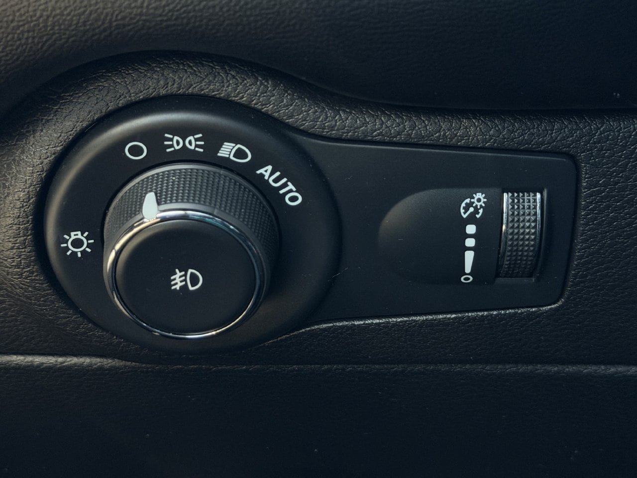 Used 2023 Dodge Durango GT AWD/4WD image 21