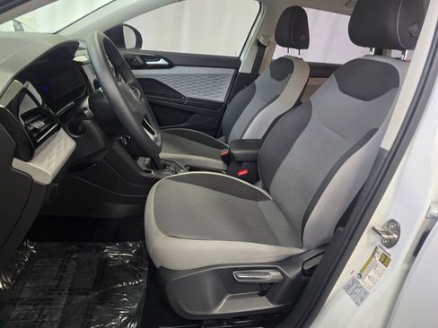 Used 2022 Volkswagen Taos S image 13