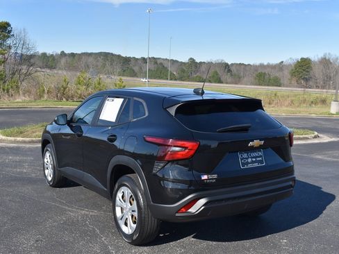 Certified 2024 Chevrolet Trax LS image 4