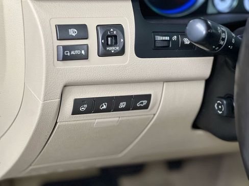 Used 2011 Lexus LX 570 4WD w/ Luxury Pkg image 28