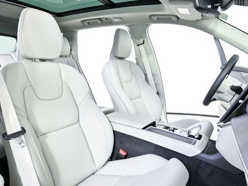 New 2026 Volvo XC90 T8 Ultra w/ Protection Package Premier AWD/4WD image 24