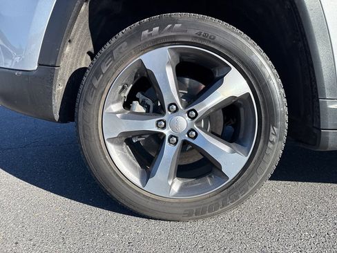 Used 2022 Jeep Grand Cherokee Limited 4xe image 8