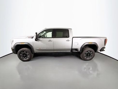 Used 2024 GMC Sierra 2500 AT4X AWD/4WD image 4