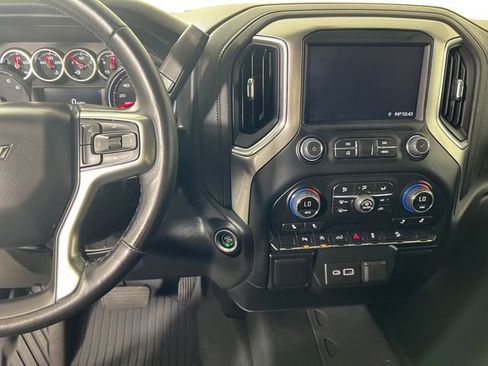Used 2022 Chevrolet Silverado 1500 LT AWD/4WD image 16