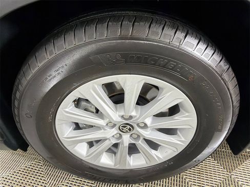 Used 2026 Toyota Grand Highlander XLE image 11