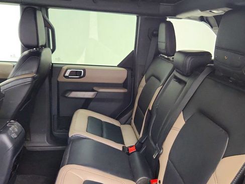 Used 2023 Ford Bronco Wildtrak AWD/4WD image 19