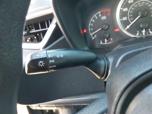 Used 2020 Toyota Corolla LE image 25