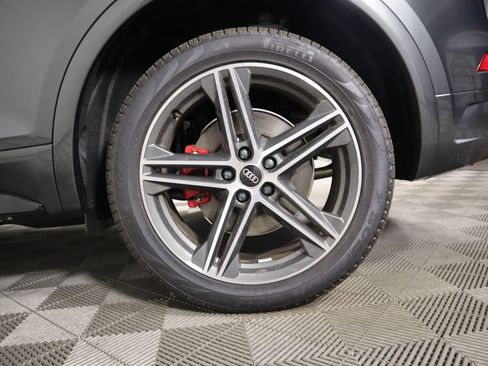 Used 2025 Audi Q5 e Premium Plus w/ Premium Plus Package image 32
