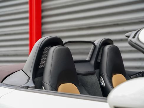 Used 2019 Porsche 718 Boxster RWD image 7