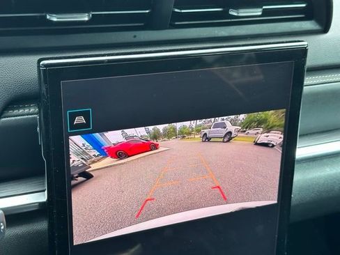 Used 2025 GMC Terrain Elevation w/ Elevation Premium Package image 9