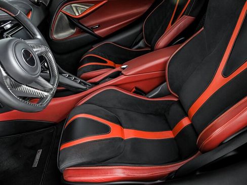 Used 2018 McLaren 720S RWD image 17