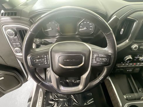 Used 2022 GMC Sierra 2500 Denali w/ Denali Ultimate Package AWD/4WD image 11