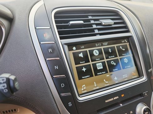 Used 2016 Lincoln MKX Reserve FWD image 25