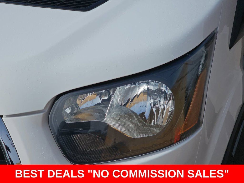 Used 2022 Ford E-Transit Medium Roof RWD image 33