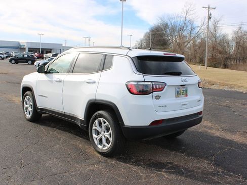 Used 2024 Jeep Compass Latitude image 6