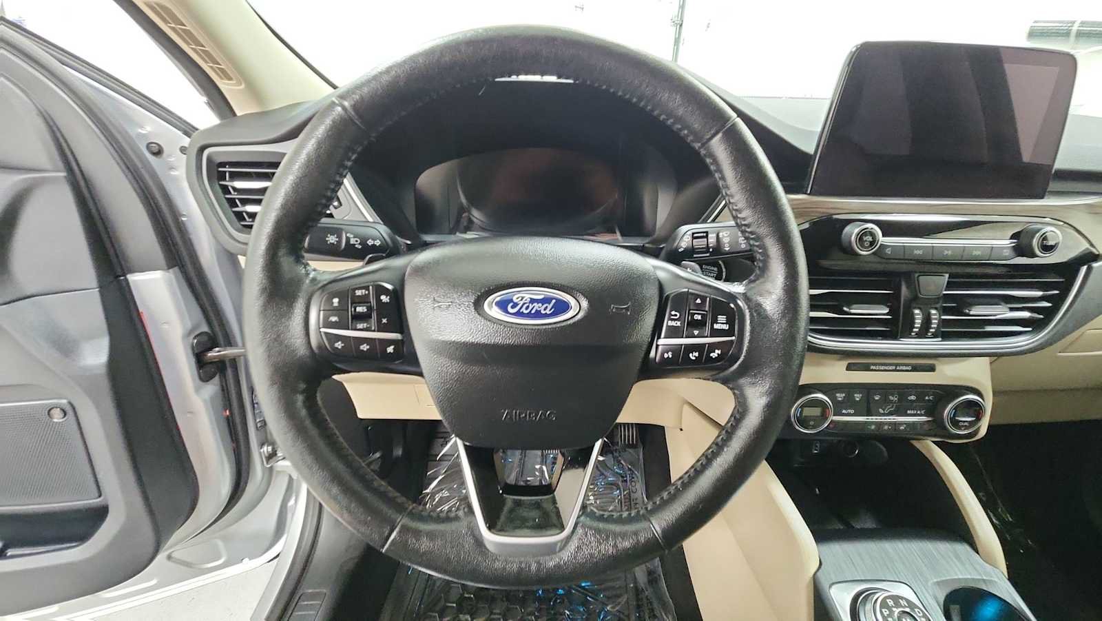 Used 2020 Ford Escape Titanium AWD/4WD image 16