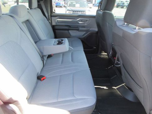 Used 2021 RAM 1500 Big Horn image 22