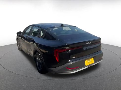 Used 2025 Kia K4 LXS image 11