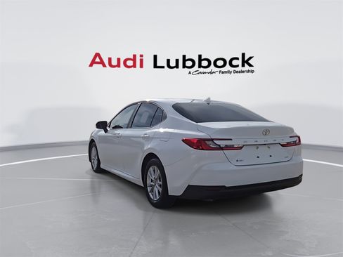 Used 2025 Toyota Camry LE image 7
