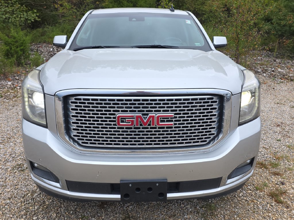 Used 2017 GMC Yukon Denali AWD/4WD image 2
