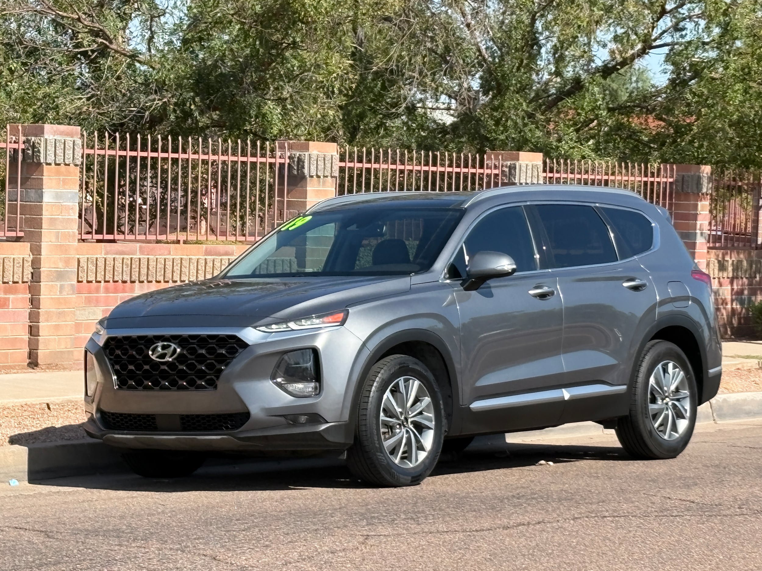 Used 2019 Hyundai Santa Fe Limited FWD image 1
