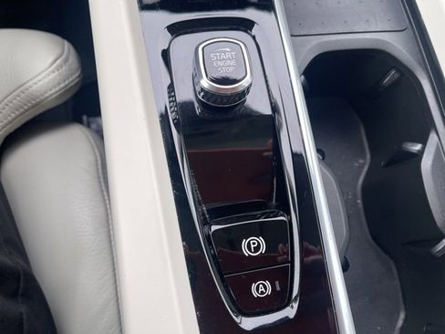 Used 2022 Volvo S60 B5 Inscription image 34