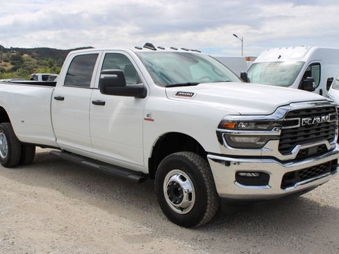 Used 2026 RAM 3500 Tradesman AWD/4WD image 3