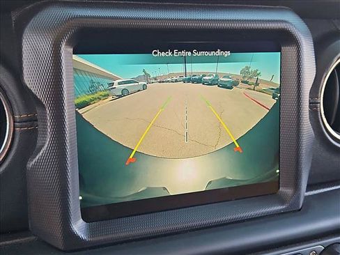 Used 2020 Jeep Wrangler Unlimited Sahara AWD/4WD image 14