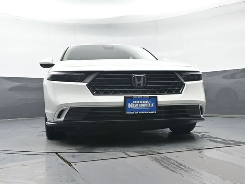 Used 2023 Honda Accord EX image 37