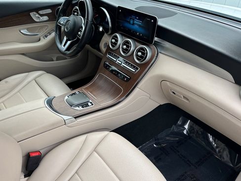 Used 2021 Mercedes-Benz GLC 300 4MATIC image 19