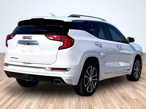 Used 2019 GMC Terrain Denali w/ Driver Alert Package II FWD image 2