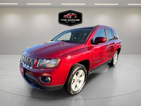 Used 2015 Jeep Compass Latitude AWD/4WD image 3