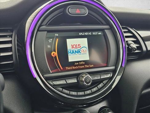 Used 2019 MINI Cooper 4-Door Hardtop image 24