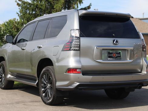 Used 2023 Lexus GX 460 Luxury w/ Sport Design Package image 4