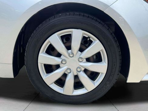 Used 2021 Toyota Corolla LE FWD image 71